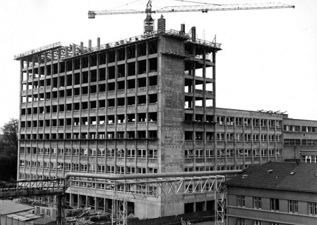 Construction du Building Centre. © Région Bourgogne-Franche-Comté, Inventaire du patrimoine Construction du Building Centre. © Région Bourgogne-Franche-Comté, Inventaire du patrimoine