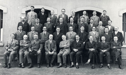 Directeurs de l'usine autour d'Ernest Mattern. © Région Bourgogne-Franche-Comté, Inventaire du patrimoine Directeurs de l'usine autour d'Ernest Mattern. © Région Bourgogne-Franche-Comté, Inventaire du patrimoine