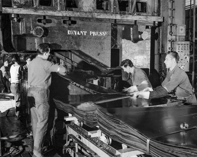 Atelier d'emboutissage. Presse hydraulique (1). © Région Bourgogne-Franche-Comté, Inventaire du patrimoine Atelier d'emboutissage. Presse hydraulique (1). © Région Bourgogne-Franche-Comté, Inventaire du patrimoine