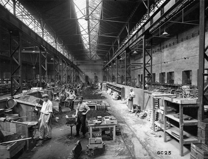 Fonderie. Chantier de moulage vers 1920. © Région Bourgogne-Franche-Comté, Inventaire du patrimoine Fonderie. Chantier de moulage vers 1920. © Région Bourgogne-Franche-Comté, Inventaire du patrimoine