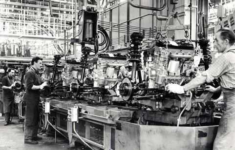 Chaîne de montage (train avant 204). © Région Bourgogne-Franche-Comté, Inventaire du patrimoine Chaîne de montage (train avant 204). © Région Bourgogne-Franche-Comté, Inventaire du patrimoine