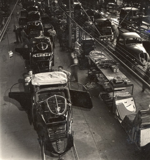 Chaîne de montage. Finition des carrosseries (203). © Région Bourgogne-Franche-Comté, Inventaire du patrimoine Chaîne de montage. Finition des carrosseries (203). © Région Bourgogne-Franche-Comté, Inventaire du patrimoine