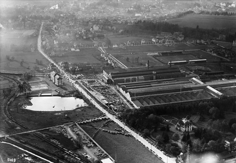 Vue aérienne depuis le sud-est vers 1930. © Région Bourgogne-Franche-Comté, Inventaire du patrimoine Vue aérienne depuis le sud-est vers 1930. © Région Bourgogne-Franche-Comté, Inventaire du patrimoine