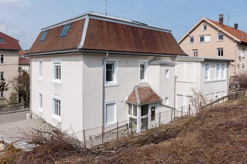 Façades postérieure et latérale droite. Atelier de fabrication à droite. © Région Bourgogne-Franche-Comté, Inventaire du patrimoine