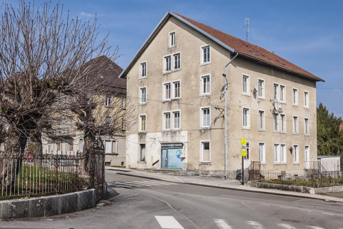 Façades antérieure et latérale droite. © Région Bourgogne-Franche-Comté, Inventaire du patrimoine Façades antérieure et latérale droite. © Région Bourgogne-Franche-Comté, Inventaire du patrimoine