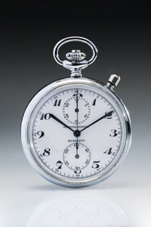 Exemple de production : montre chronographe Raymond Dodane. © Région Bourgogne-Franche-Comté, Inventaire du patrimoine Exemple de production : montre chronographe Raymond Dodane. © Région Bourgogne-Franche-Comté, Inventaire du patrimoine
