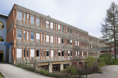 Angle nord-ouest de la façade antérieure sud-ouest sur cours de l'externat nord-est. © Région Bourgogne-Franche-Comté, Inventaire du patrimoine