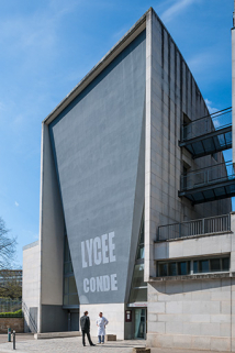 Angle sud-est et pignon sud sur la rue d'Arènes de l'hôtel d'application. © Région Bourgogne-Franche-Comté, Inventaire du patrimoine