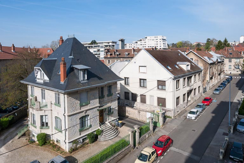 Vue d'ensemble plongeante, depuis l'est. © Région Bourgogne-Franche-Comté, Inventaire du patrimoine Vue d'ensemble plongeante, depuis l'est. © Région Bourgogne-Franche-Comté, Inventaire du patrimoine