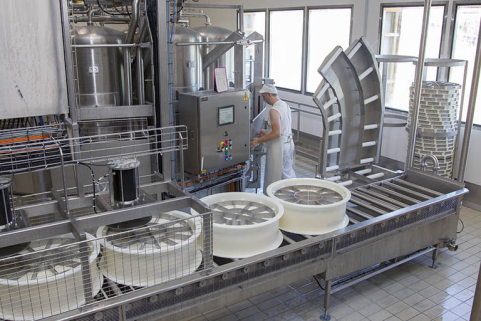 Fabrication : sortie du soutirage sous vide. © Région Bourgogne-Franche-Comté, Inventaire du patrimoine