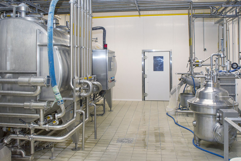 Salle de la station de lavage CIP. © Région Bourgogne-Franche-Comté, Inventaire du patrimoine