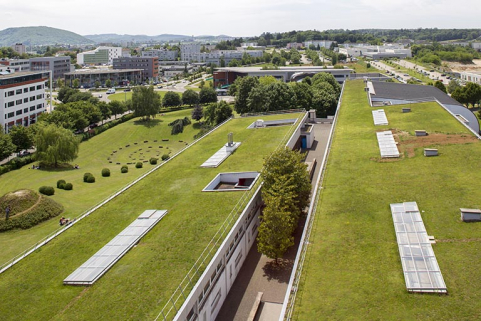 Depuis la tour, vue d'ensemble sur la partie sud-ouest. © Région Bourgogne-Franche-Comté, Inventaire du patrimoine