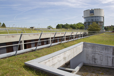 Terrasses et tour vue du sud-ouest. © Région Bourgogne-Franche-Comté, Inventaire du patrimoine