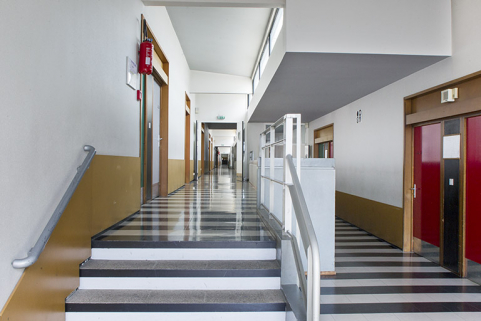 Couloir du bâtiment d'externat. © Région Bourgogne-Franche-Comté, Inventaire du patrimoine