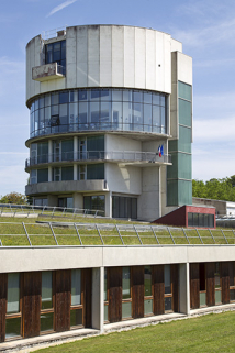 La tour et détail des façades sud de l'externat. © Région Bourgogne-Franche-Comté, Inventaire du patrimoine