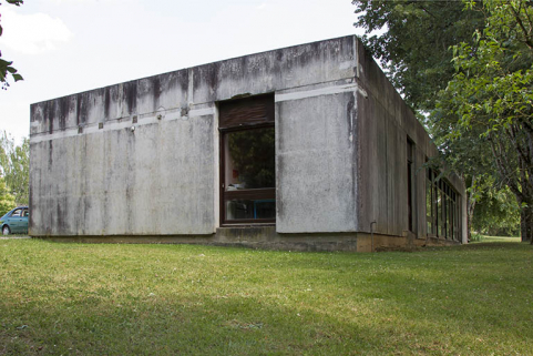 Angle nord-ouest de l'administration, pignon nord et façade postérieure. © Région Bourgogne-Franche-Comté, Inventaire du patrimoine