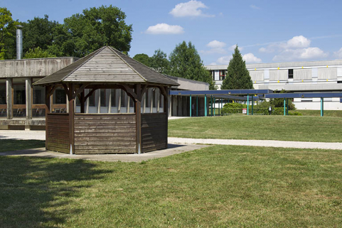 Kiosque à l'angle sud-ouest de la cantine. © Région Bourgogne-Franche-Comté, Inventaire du patrimoine