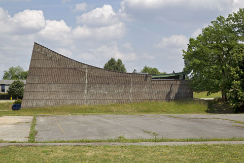 Flanc ouest du gymnase. © Région Bourgogne-Franche-Comté, Inventaire du patrimoine