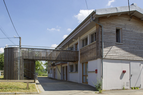 Façade antérieure - nord - et pignon ouest du bâtiment de services. © Région Bourgogne-Franche-Comté, Inventaire du patrimoine