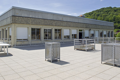 Sur la terrasse de la restauration. © Région Bourgogne-Franche-Comté, Inventaire du patrimoine