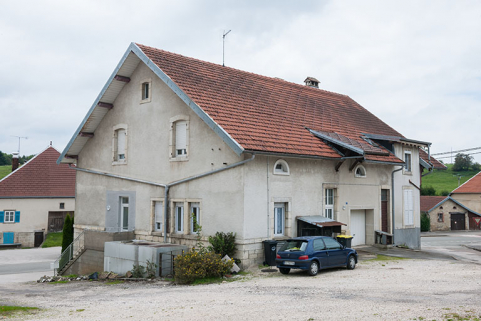 Vue de trois quarts arrière. © Région Bourgogne-Franche-Comté, Inventaire du patrimoine
