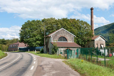Vue d'ensemble depuis la route nationale, à l'ouest. © Région Bourgogne-Franche-Comté, Inventaire du patrimoine