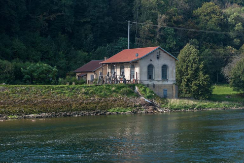 Vue de trois quarts depuis la rive droite. © Région Bourgogne-Franche-Comté, Inventaire du patrimoine