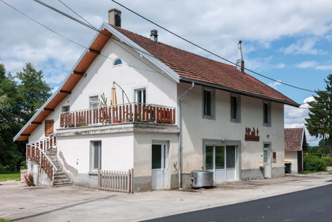 Vue de trois quarts gauche. © Région Bourgogne-Franche-Comté, Inventaire du patrimoine