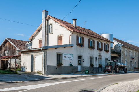 Vue de trois quarts gauche. © Région Bourgogne-Franche-Comté, Inventaire du patrimoine