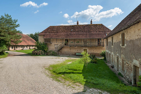 Magasin industriel et  logement patronal depuis le nord. © Région Bourgogne-Franche-Comté, Inventaire du patrimoine