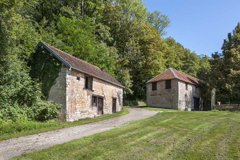 Ecuries vues de trois quarts. © Région Bourgogne-Franche-Comté, Inventaire du patrimoine