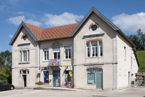 Vue de trois quarts droite. © Région Bourgogne-Franche-Comté, Inventaire du patrimoine