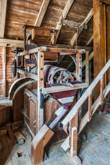 Etage de comble : trieur à grains Lhuillier. © Région Bourgogne-Franche-Comté, Inventaire du patrimoine