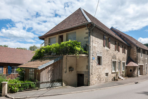 Bâtiment du moulin vu de trois quarts gauche. © Région Bourgogne-Franche-Comté, Inventaire du patrimoine