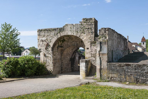 Vestiges de la porte de l'ancien château. © Région Bourgogne-Franche-Comté, Inventaire du patrimoine