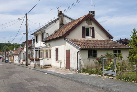 Alignement de maisons rue de la 1ère Cité. © Région Bourgogne-Franche-Comté, Inventaire du patrimoine
