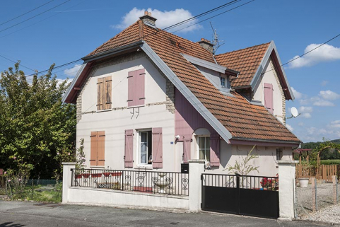 Maison vue de trois quarts droite. © Région Bourgogne-Franche-Comté, Inventaire du patrimoine
