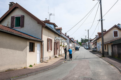 Vue depuis le bas de la rue de la cité Meiner. © Région Bourgogne-Franche-Comté, Inventaire du patrimoine