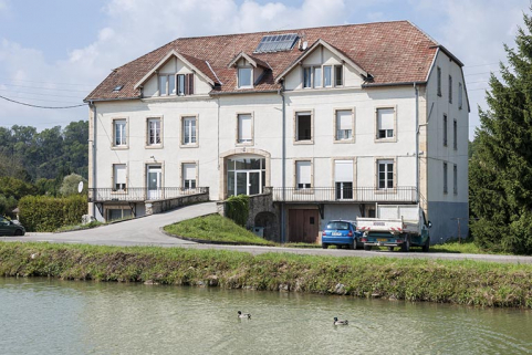 Vue de trois quarts droite. © Région Bourgogne-Franche-Comté, Inventaire du patrimoine