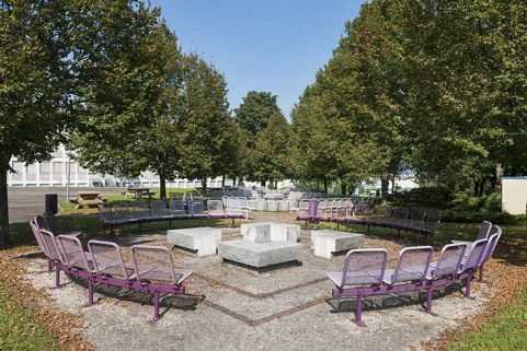 L'oeuvre vue de l'ouest. © Région Bourgogne-Franche-Comté, Inventaire du patrimoine