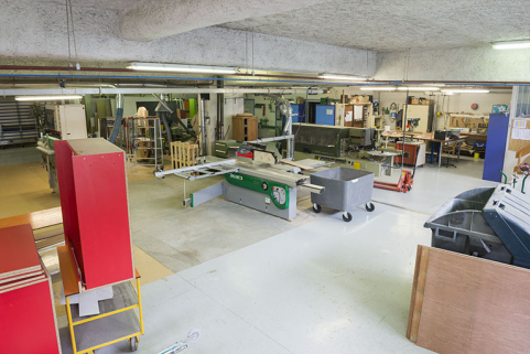 Vue intérieure des ateliers menuiserie des agents de l'équipe mobile d'ouvriers professionnels (emop). © Région Bourgogne-Franche-Comté, Inventaire du patrimoine