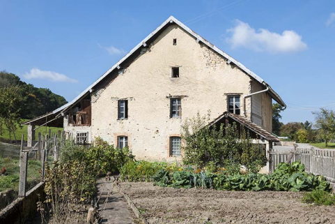 Vestige de la ferme, depuis le sud. © Région Bourgogne-Franche-Comté, Inventaire du patrimoine Vestige de la ferme, depuis le sud. © Région Bourgogne-Franche-Comté, Inventaire du patrimoine