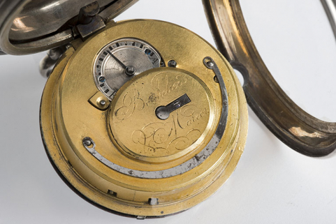 Platine supérieure, coq et raquette (système de réglage de l'avance / retard). © Région Bourgogne-Franche-Comté, Inventaire du patrimoine