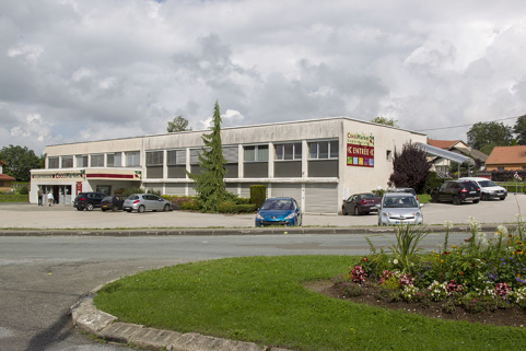 Une usine de 1975 (architecte Pierre Joly) et 1982 (Sanzio Ferraroli) : usine de montres Clyda (2 rue des Armaillis). © Région Bourgogne-Franche-Comté, Inventaire du patrimoine Une usine de 1975 (architecte Pierre Joly) et 1982 (Sanzio Ferraroli) : usine de montres Clyda (2 rue des Armaillis). © Région Bourgogne-Franche-Comté, Inventaire du patrimoine