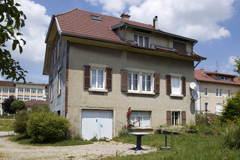 Façade postérieure, de trois quarts gauche. © Région Bourgogne-Franche-Comté, Inventaire du patrimoine