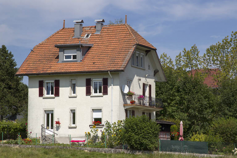 Une maison des années 1920 (vers 1926) et son atelier d'horlogerie : maison Chapuis (16 rue du Château). © Région Bourgogne-Franche-Comté, Inventaire du patrimoine Une maison des années 1920 (vers 1926) et son atelier d'horlogerie : maison Chapuis (16 rue du Château). © Région Bourgogne-Franche-Comté, Inventaire du patrimoine