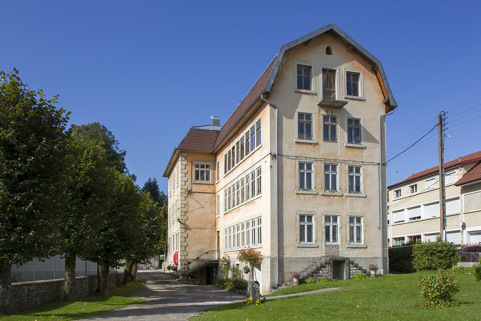 Une usine du début du 20e siècle (1904, architecte Calame) : usine d'ébauches de montres et de montres Guillaume (13-15 Grande Rue). © Région Bourgogne-Franche-Comté, Inventaire du patrimoine Une usine du début du 20e siècle (1904, architecte Calame) : usine d'ébauches de montres et de montres Guillaume (13-15 Grande Rue). © Région Bourgogne-Franche-Comté, Inventaire du patrimoine