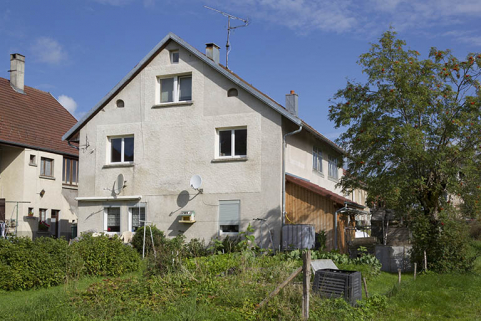 Maison au n° 47 : façade latérale droite. © Région Bourgogne-Franche-Comté, Inventaire du patrimoine Maison au n° 47 : façade latérale droite. © Région Bourgogne-Franche-Comté, Inventaire du patrimoine