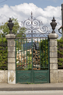 Portail d'accès au jardin. © Région Bourgogne-Franche-Comté, Inventaire du patrimoine Portail d'accès au jardin. © Région Bourgogne-Franche-Comté, Inventaire du patrimoine