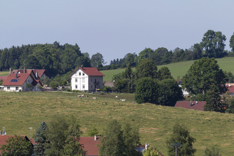 Vue d'ensemble, depuis le sud. © Région Bourgogne-Franche-Comté, Inventaire du patrimoine Vue d'ensemble, depuis le sud. © Région Bourgogne-Franche-Comté, Inventaire du patrimoine